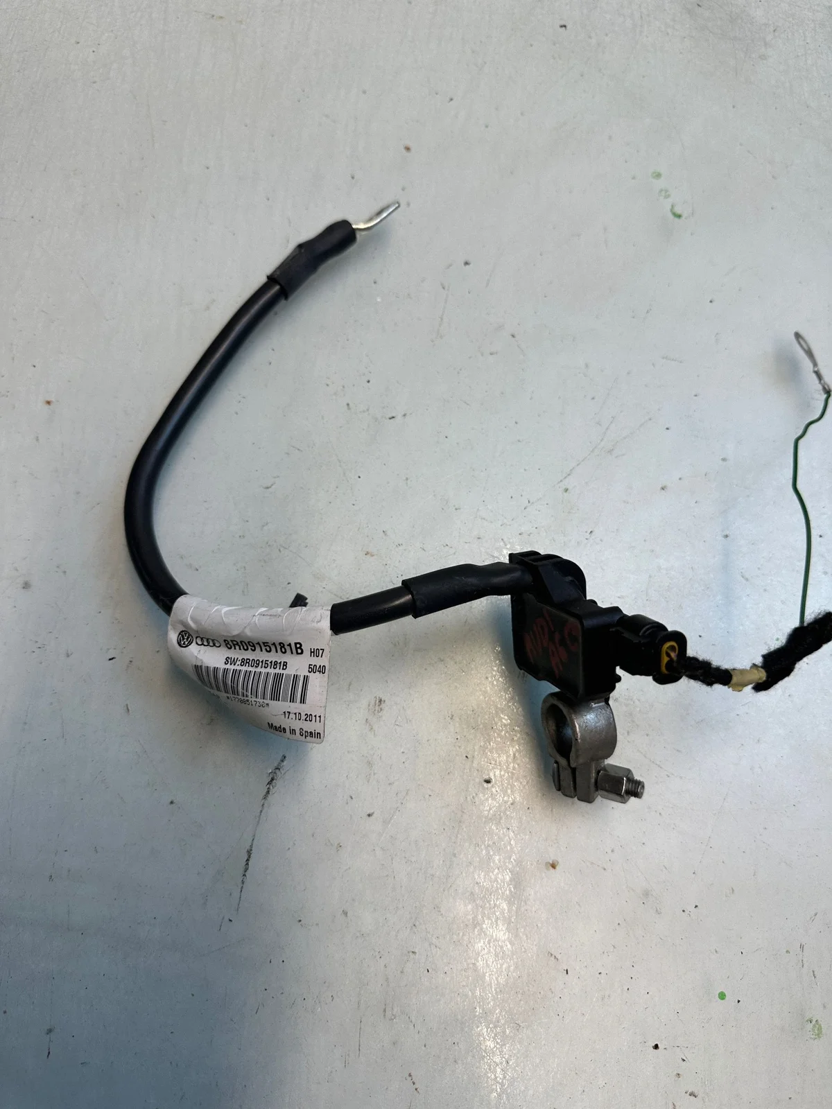 Audi A6 S6 C7 4G Negative Terminal 8R0915181B