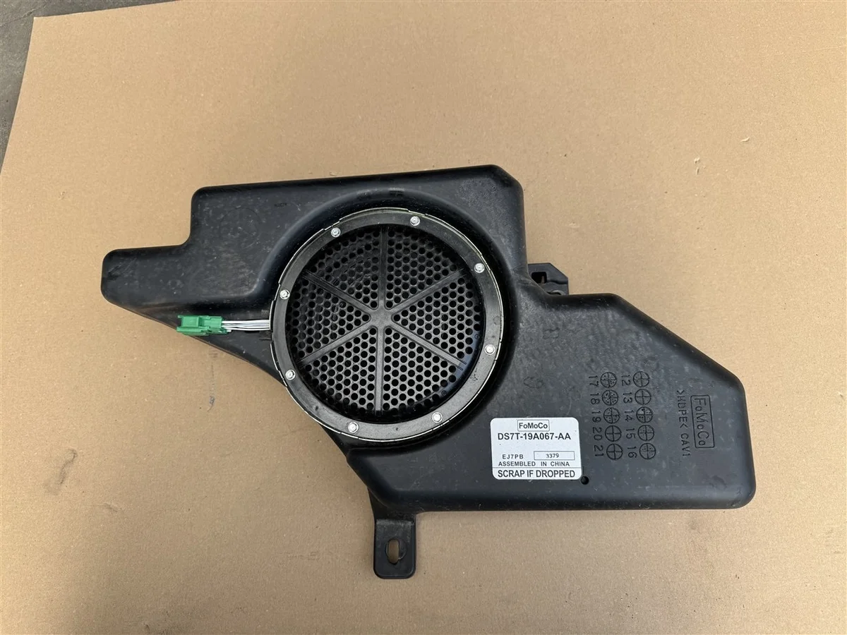 Subwoofer Ford Mondeo MK5 Kombi DS7T-19A067-AA
