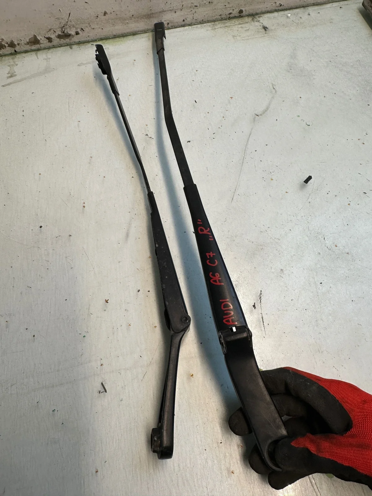 Bras d'essuie-glace Audi A6 S6 C7 4G OEM 556654