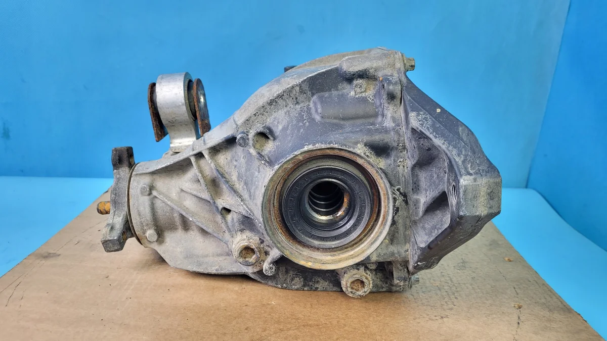 Mercedes W253 GLC Differenzial A2133500602 image 8