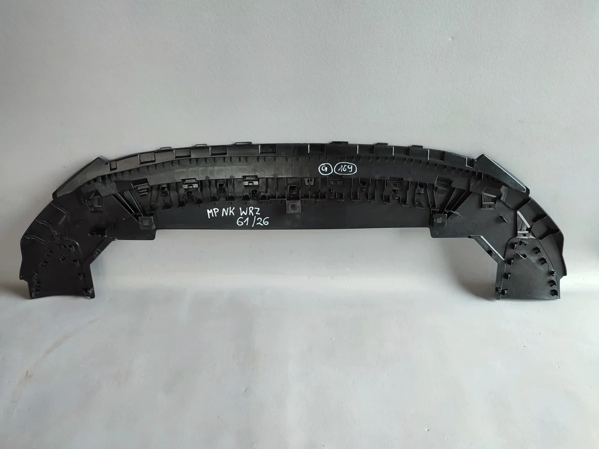 Audi A3 8Y0 Platte unter Stoßfänger 8Y0807233C image 6