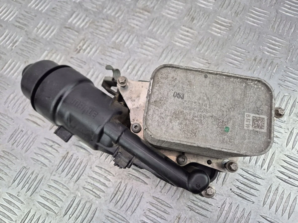 Base do Filtro de Óleo BMW X1 F48 F49 8585238