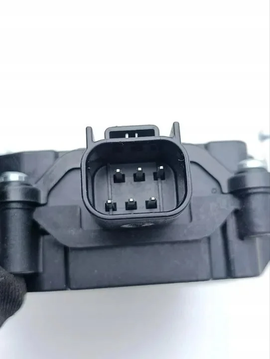 Land Rover Defender L663 Serrure Coffre L8B2404D88AB image 5