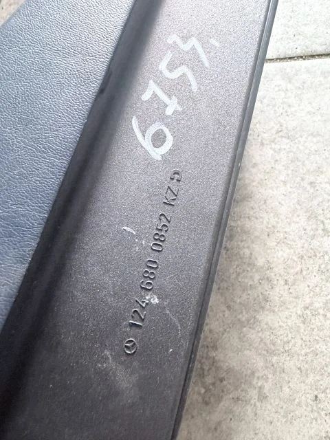 Mercedes W124 Tunnel Console Console 1246804717 image 3