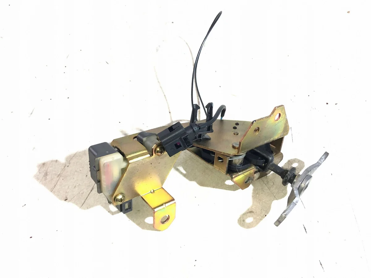 2005 VW Touareg Trunk Latch 7L0827506D image 5
