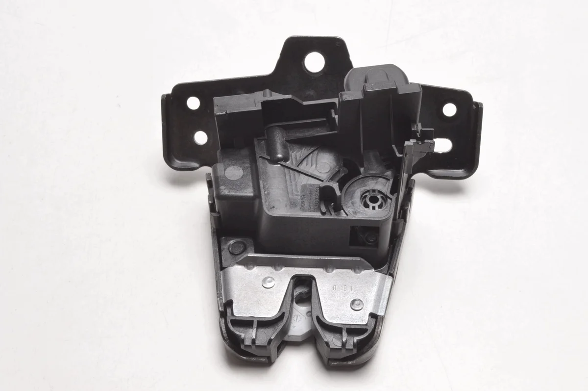 Serrure coffre Volvo S60 III 32131355