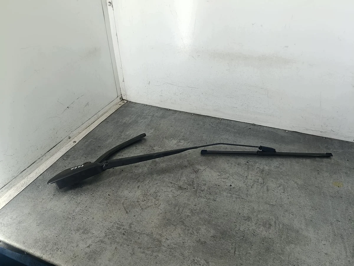 Tuulilasinpyyhkijän varsi oikea Renault Scenic II