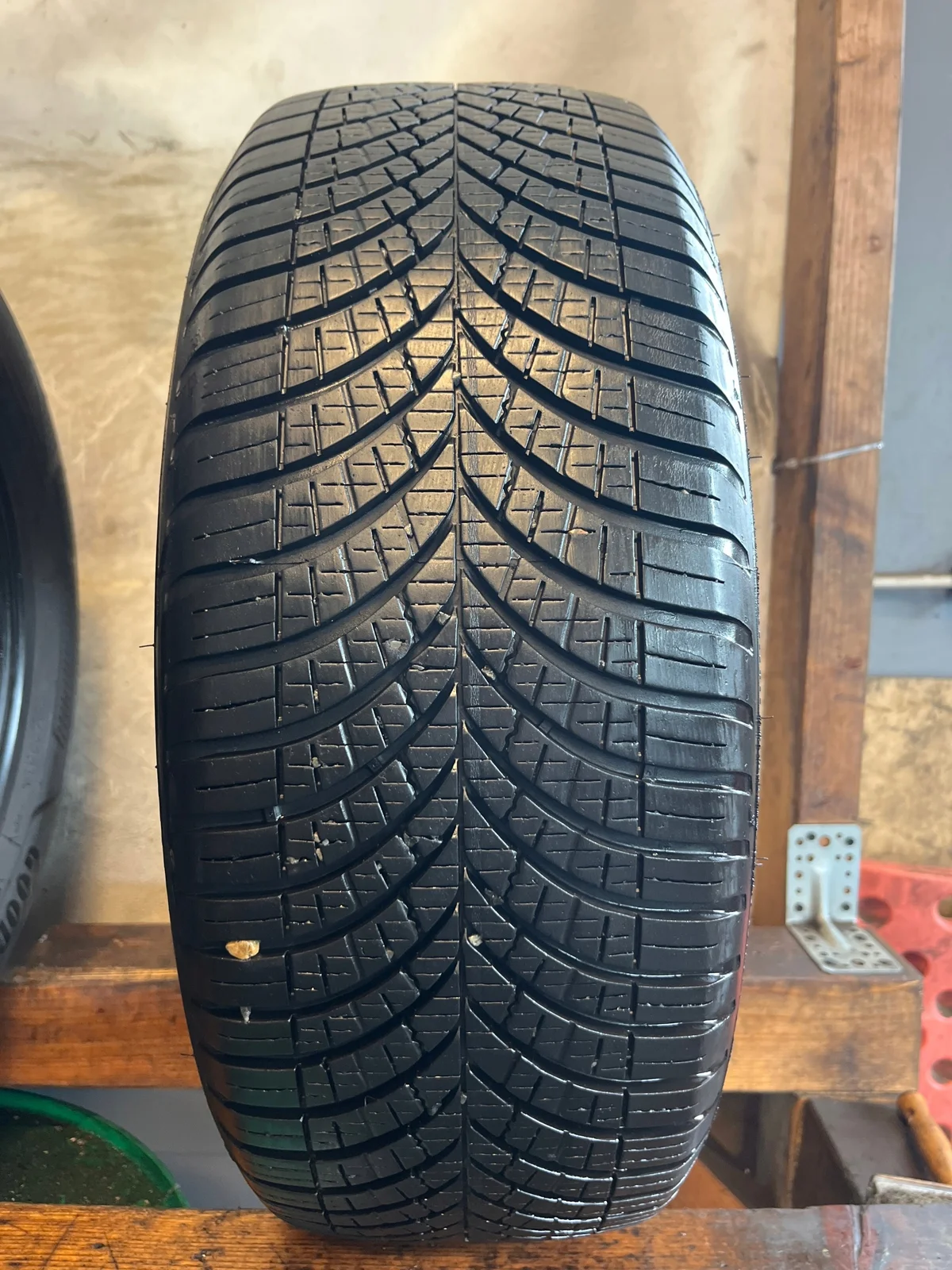 Goodyear Vector 4Seasons Gen-3 205/55R16 91 V