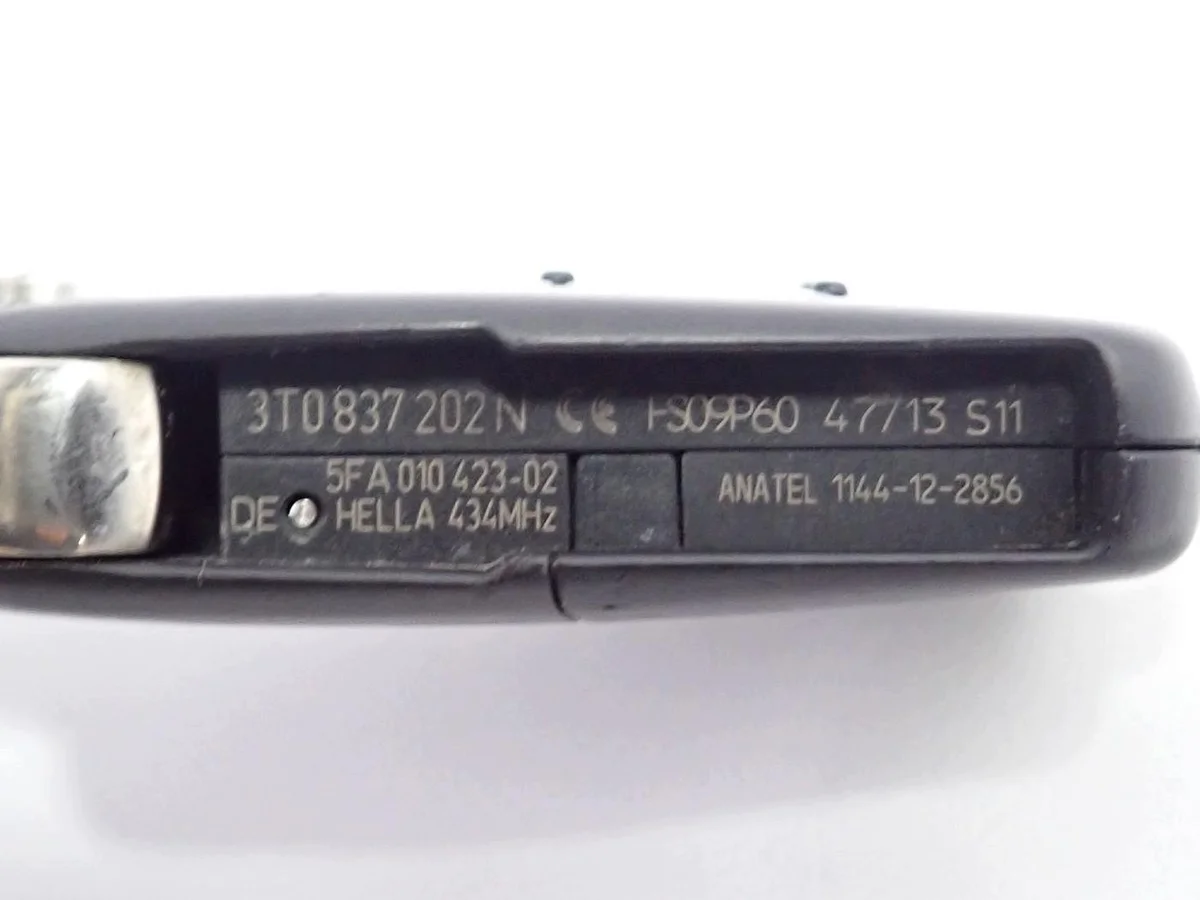Clé télécommande Skoda Fabia III 3T0837202N image 3
