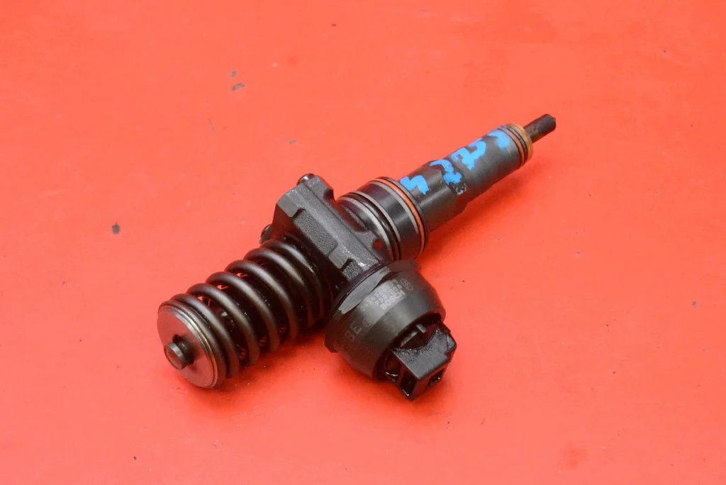 Inyector Bomba 038130073AL VW Bora 1.9 TDI image 4