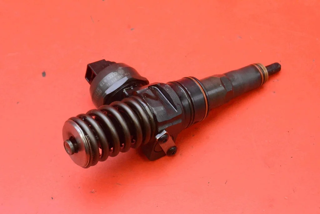 Inyector Bomba 038130073AL VW Bora 1.9 TDI image 5
