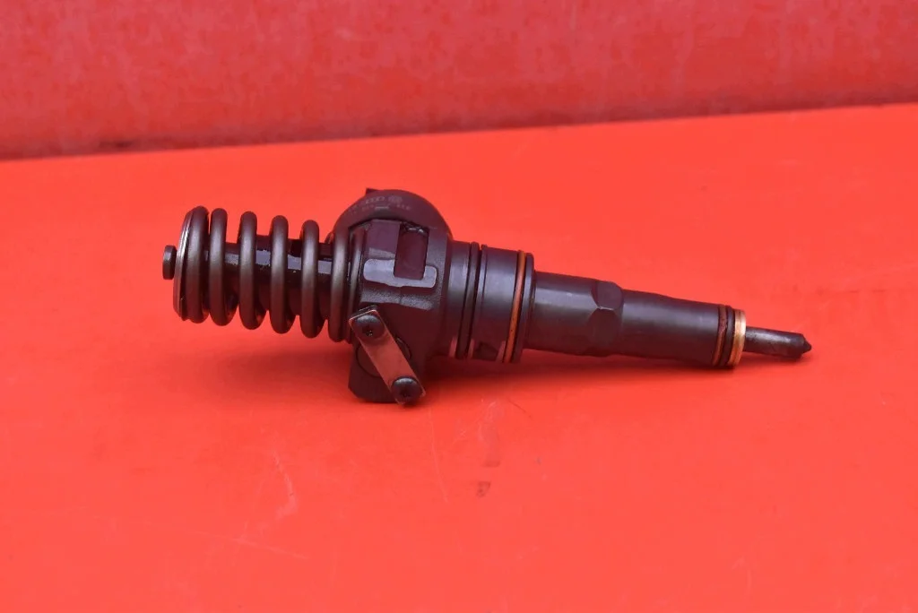 Einspritzdüse 038130073AL VW Bora 1.9 TDI image 10