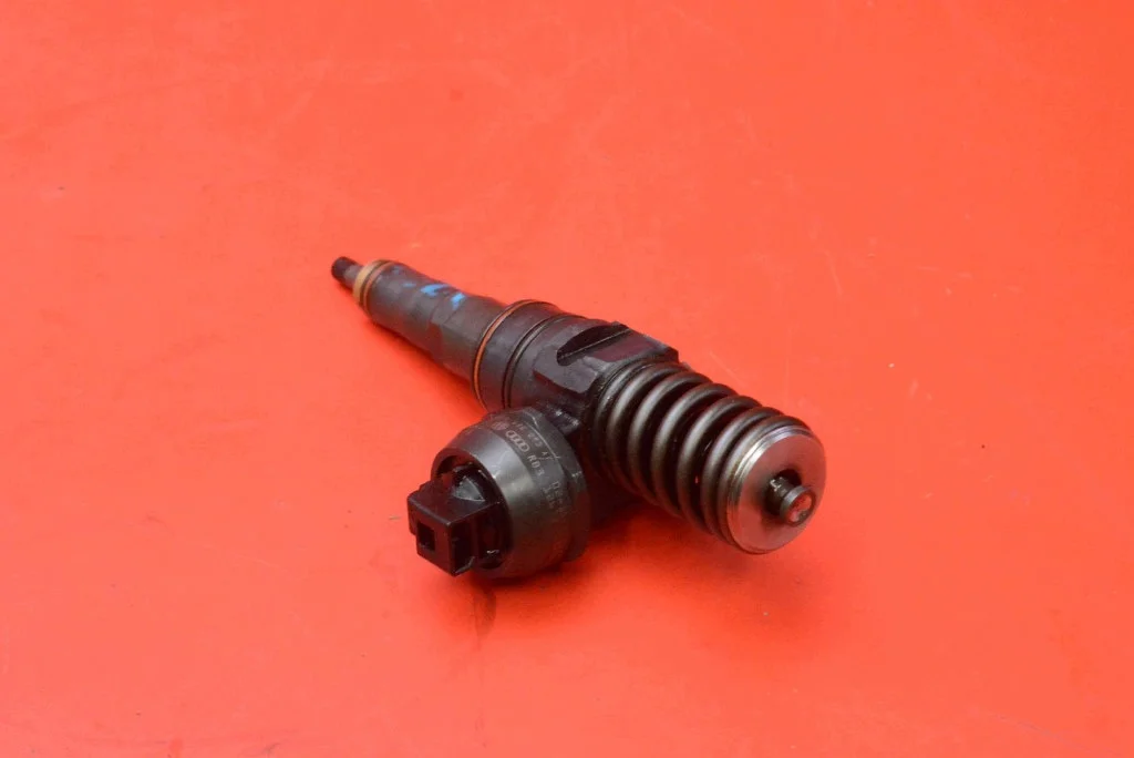 Einspritzdüse 038130073AL VW Bora 1.9 TDI image 3