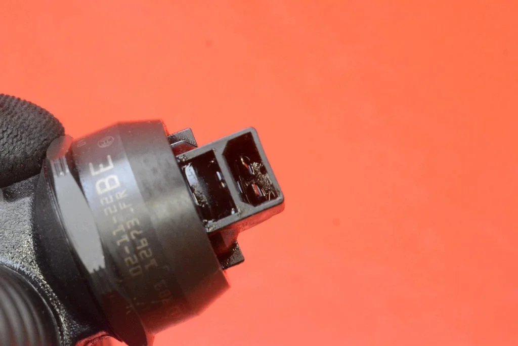Einspritzdüse 038130073AL VW Bora 1.9 TDI image 8