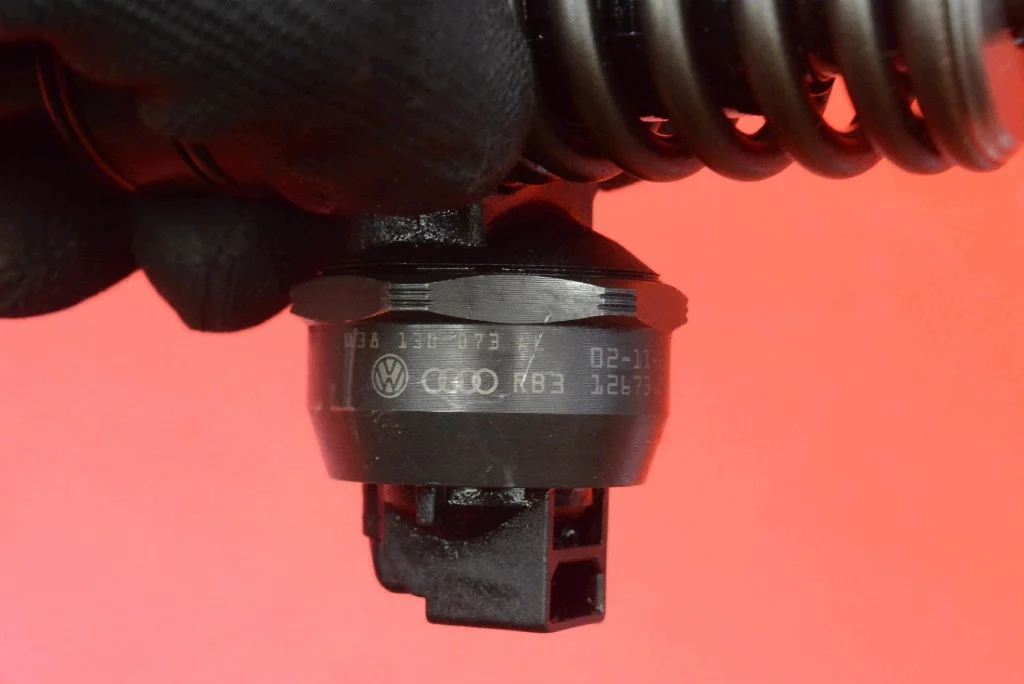 Einspritzdüse 038130073AL VW Bora 1.9 TDI image 9