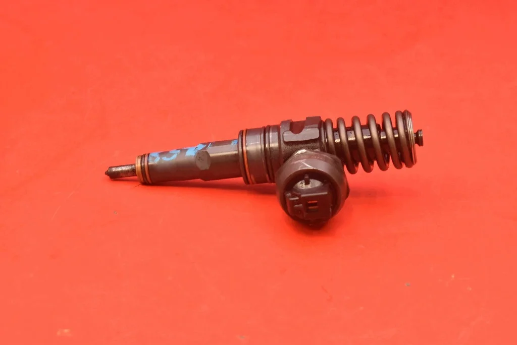 Einspritzdüse 038130073AL VW Bora 1.9 TDI image 4