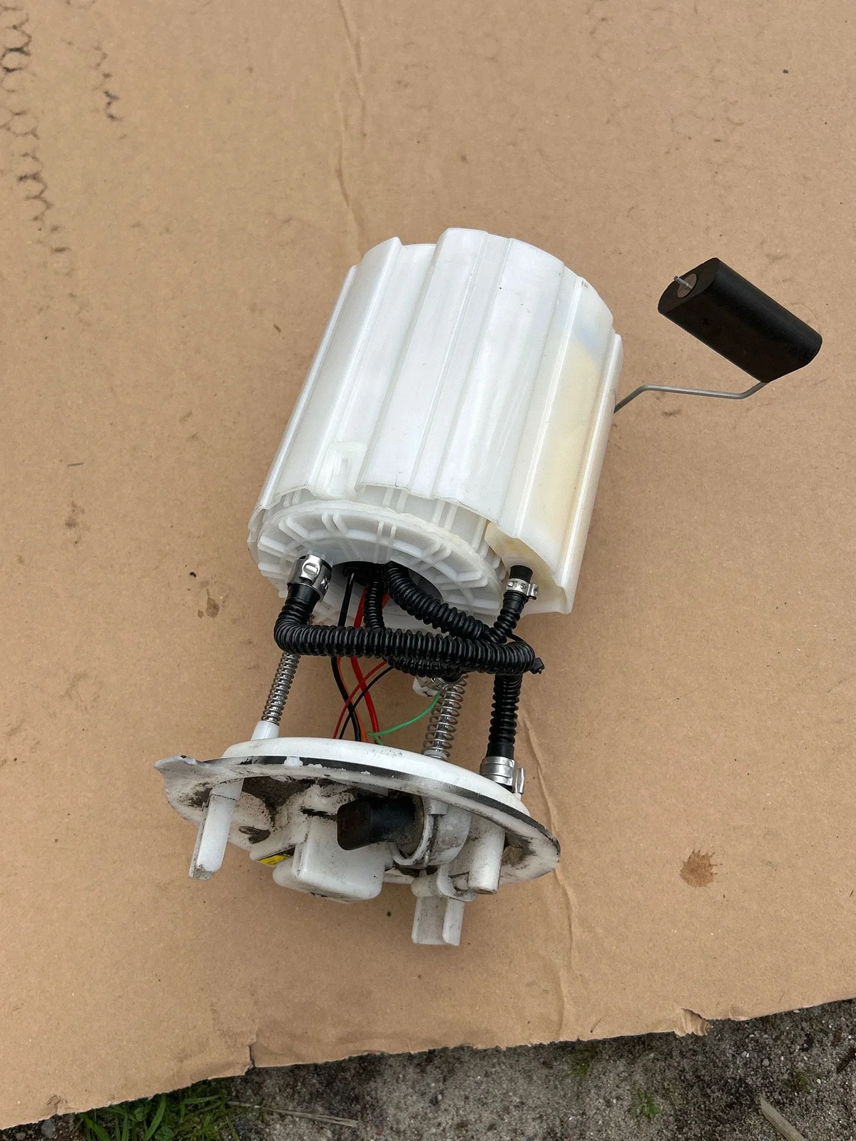 Bränslepump Mercedes B W246 W242 A2424700794
