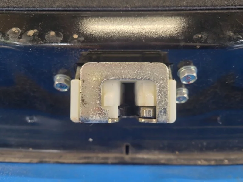 Cerradura Maletero Mitsubishi Mirage 5808A089