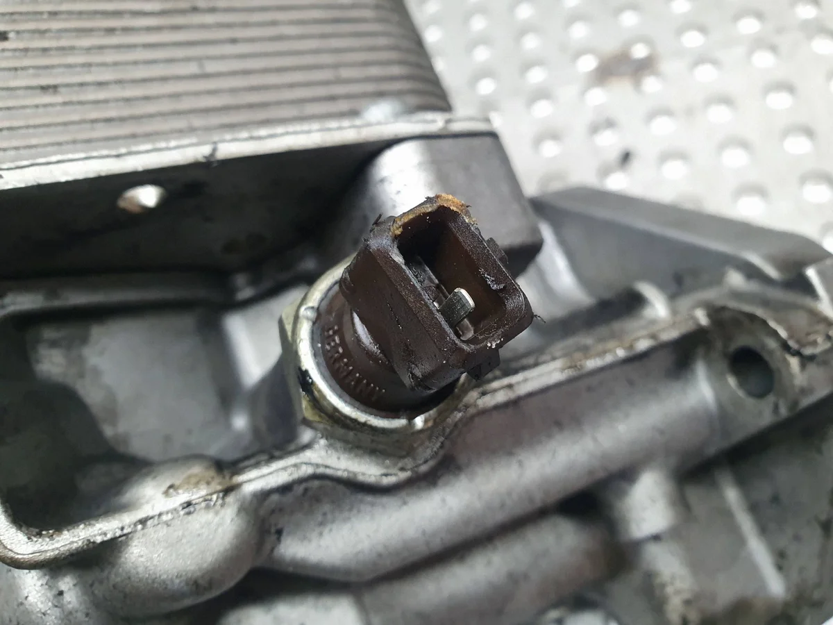 Behuizing oliefilter BMW E91 E90 E60 E61 X5 E70 image 4