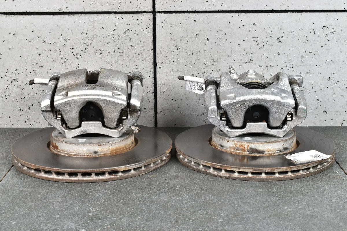 BMW F40 F45 F46 X1 F48 Bremsen Scheiben