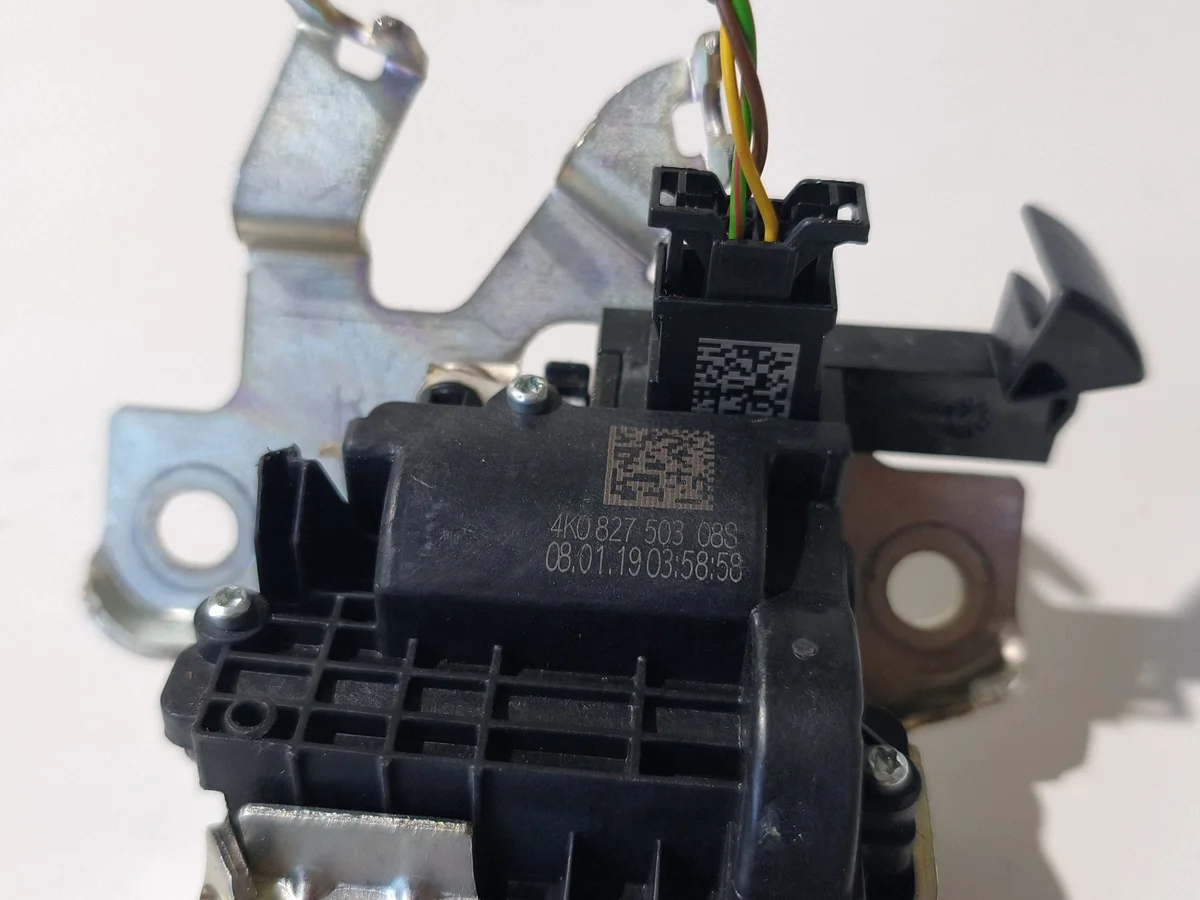 Audi A6 S6 C8 Trunk Latch Lock 4K0827503 image 3