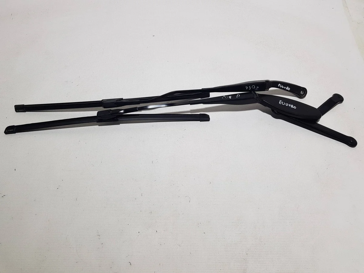 Mercedes W205 Wiper Arm Set Used