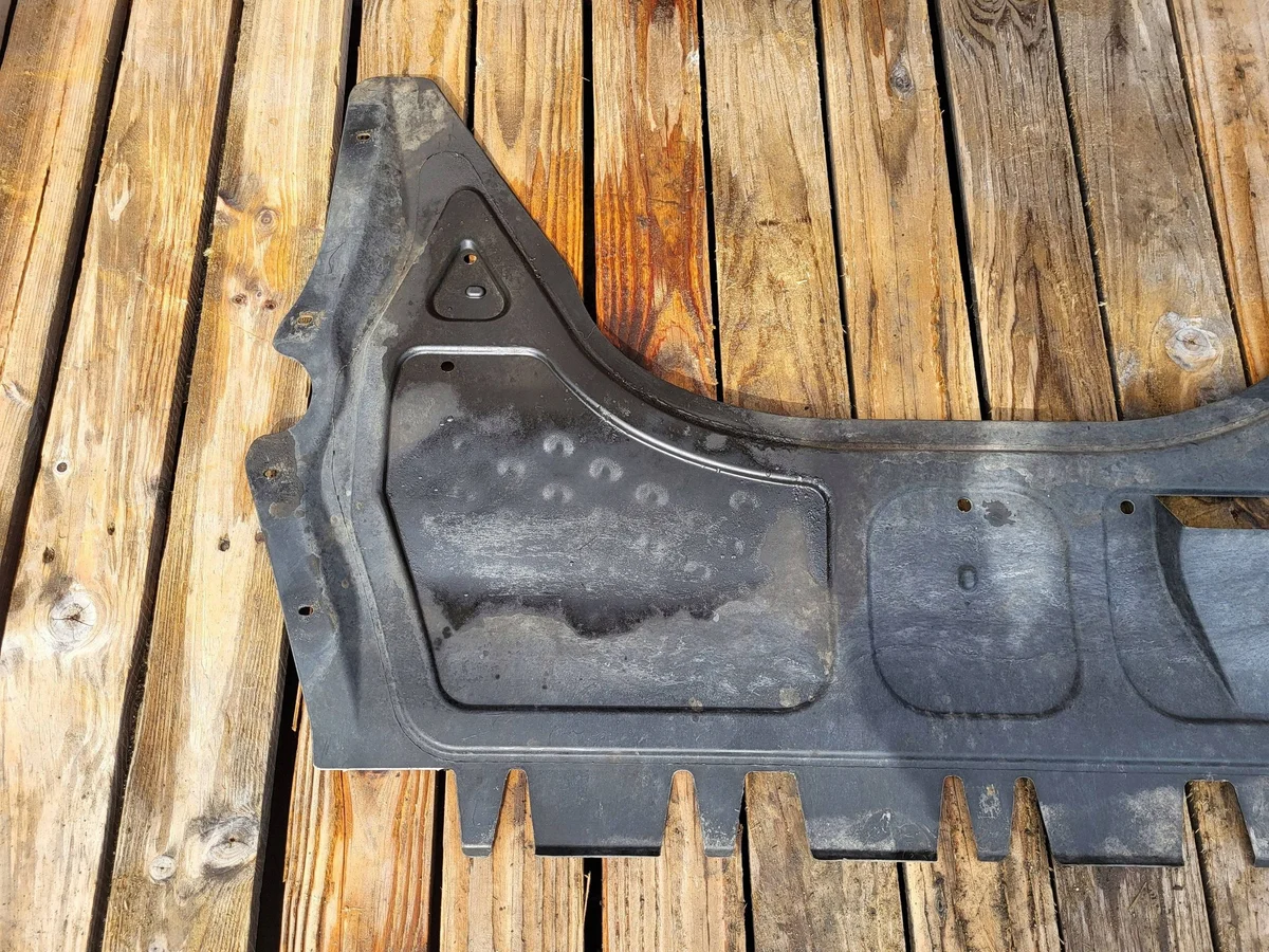 VW Skyddsplåt Motor 5C0825237C Begagnad image 3
