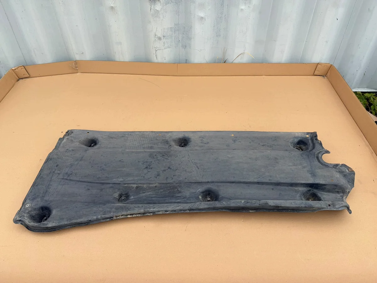 SKODA KODIAQ VW TIGUAN Cubierta Bajo Motor Derecha 5QF825202