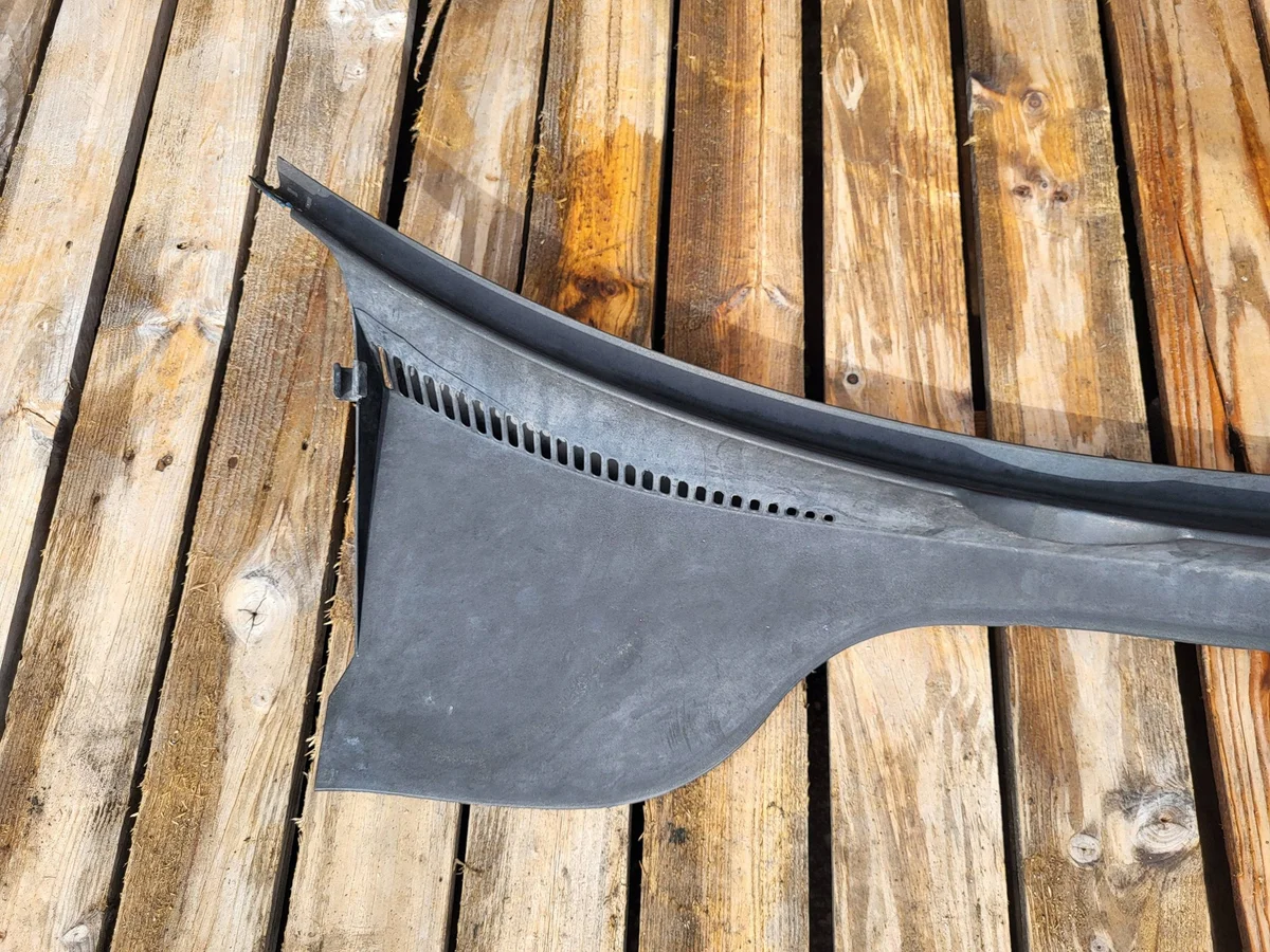 VW Golf VI Front Under Windshield Panel 1K5819415B image 4