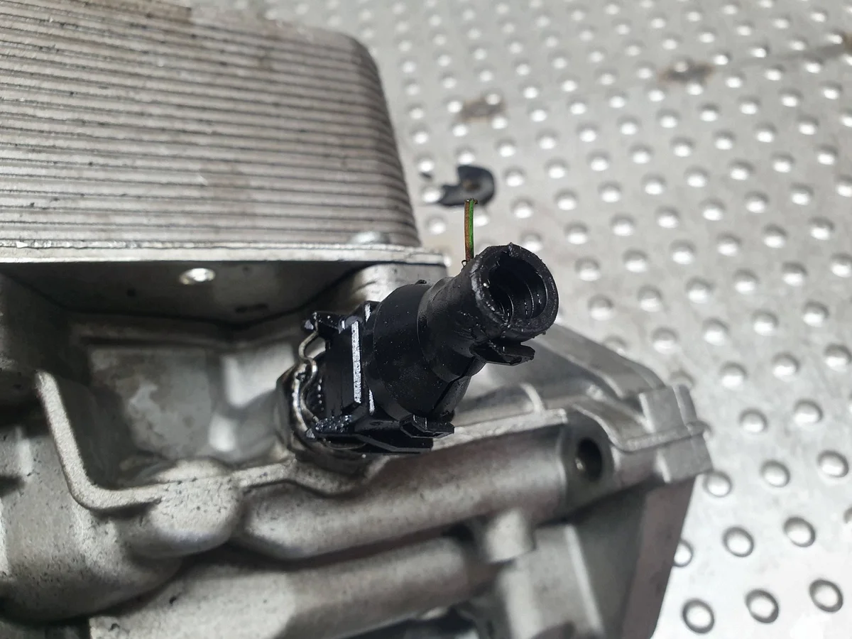 Behuizing oliefilter BMW S27703581 Gebruikt image 6