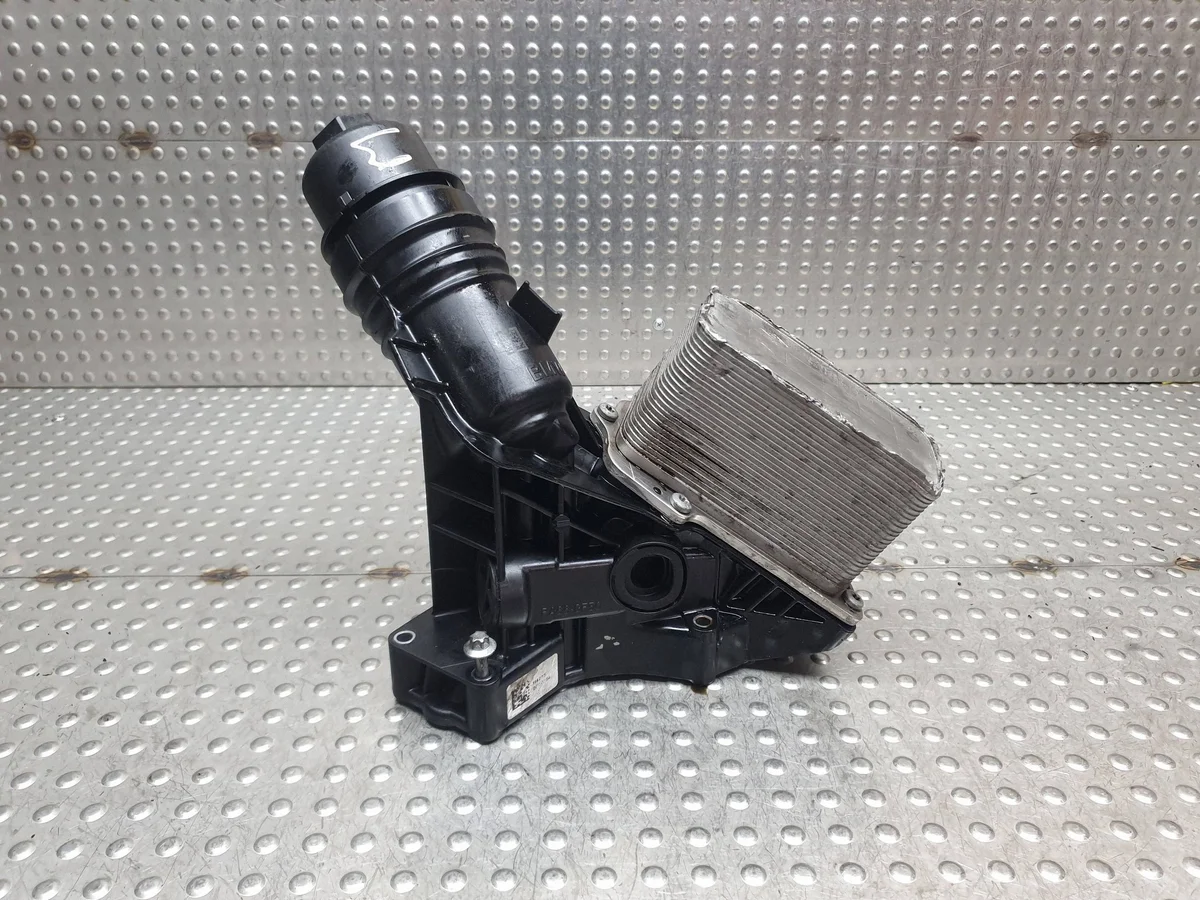 Base filtro olio BMW S27703582 Usato