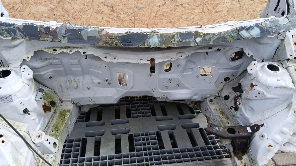 Toyota Yaris Verso Karosserieteil vorne thumbnail 5