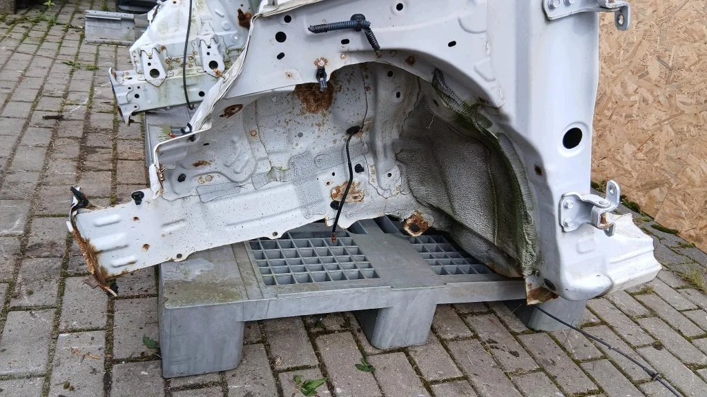 Toyota Yaris Verso Karosserieteil vorne thumbnail 8