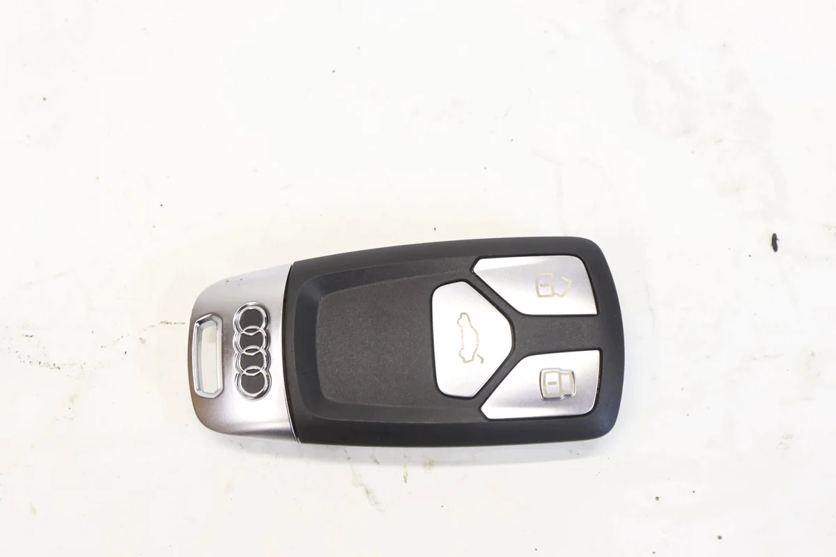 Chave Audi TT 8S 8S0959754FJ 434 MHz Usada