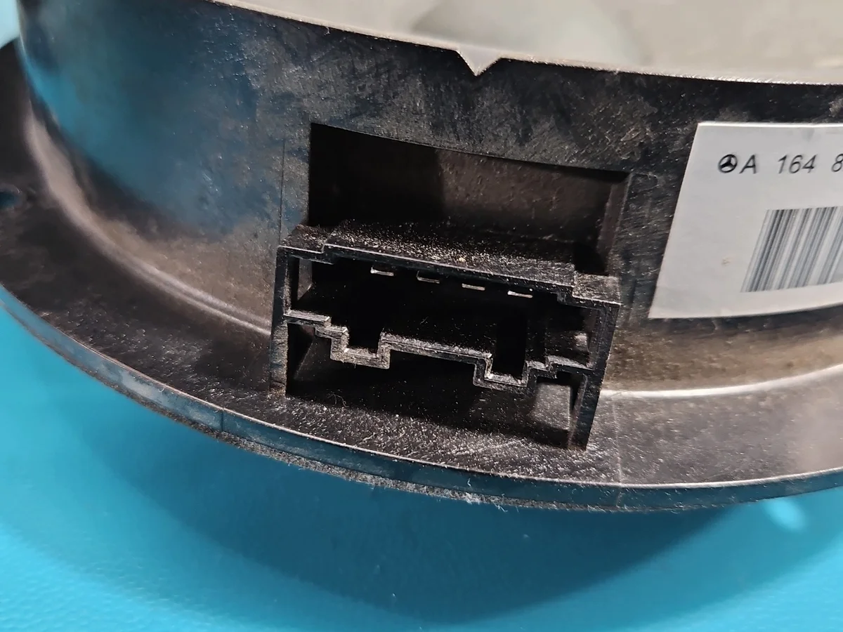 Altavoces Mercedes ML W164 Usados image 7