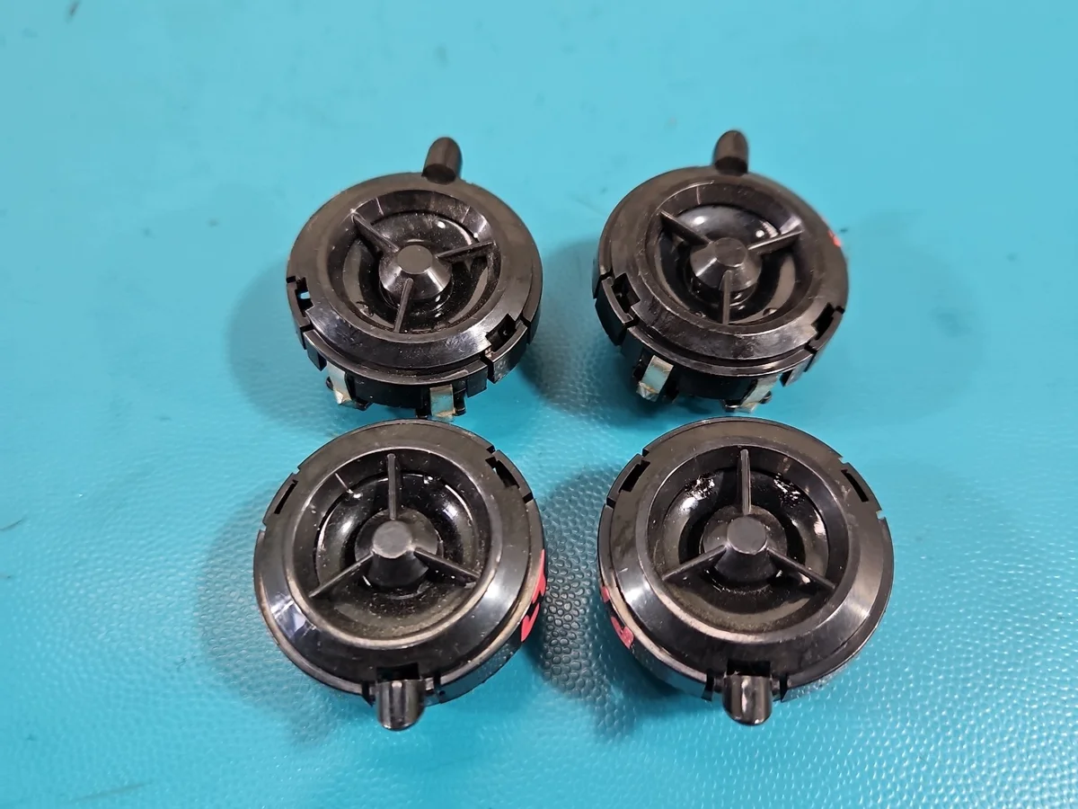 Altavoces Mercedes ML W164 Usados image 10