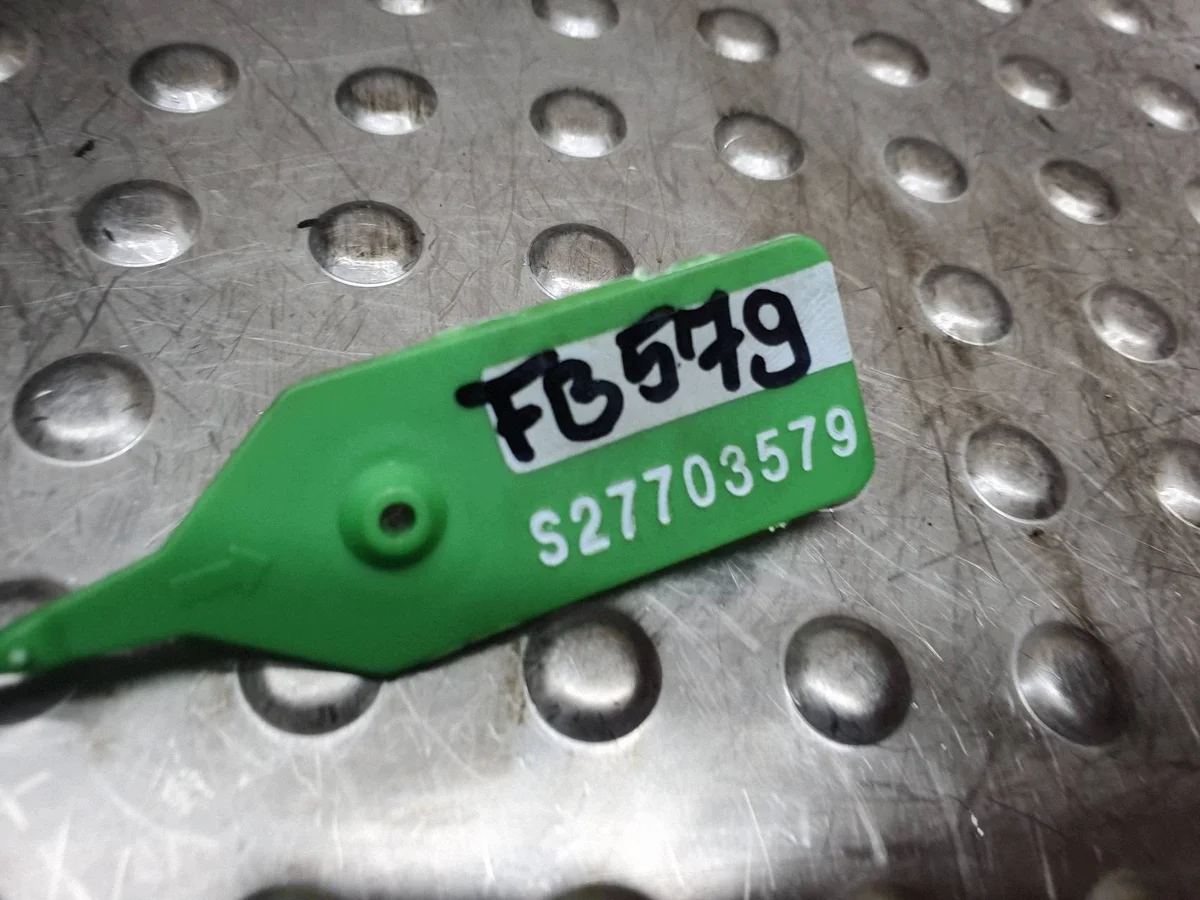 Oil Filter Housing BMW E60 E61 E81 E82 E84 E87 E90 E91 2.0D N47 image 9