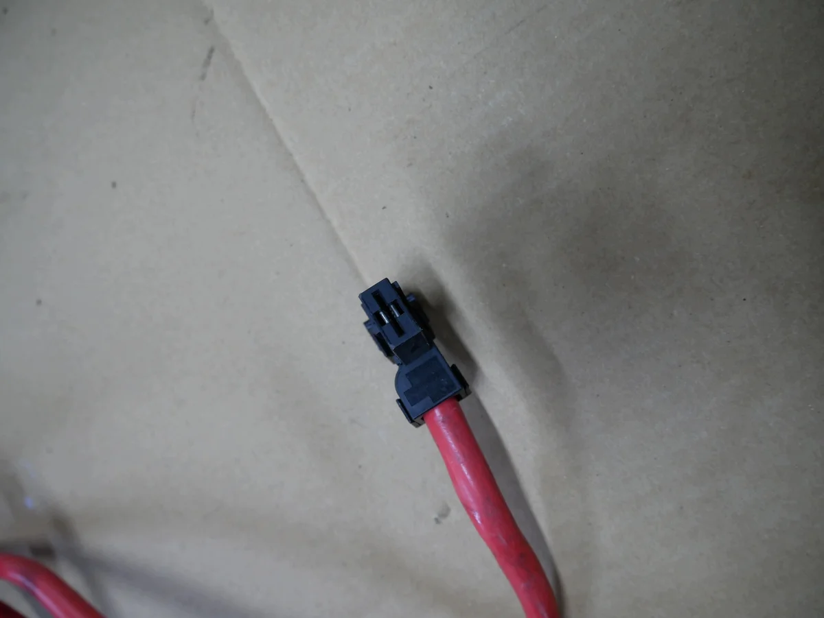 Cable Positivo Batería BMW E81 E84 E87 E90 E91 image 3