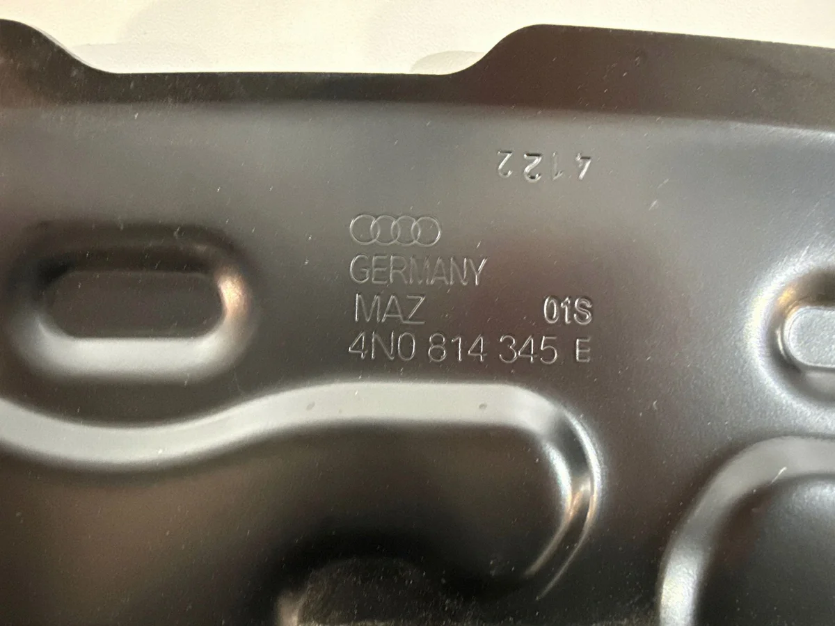 Audi A8 D5 Soporte Batería 4N0814345 image 3