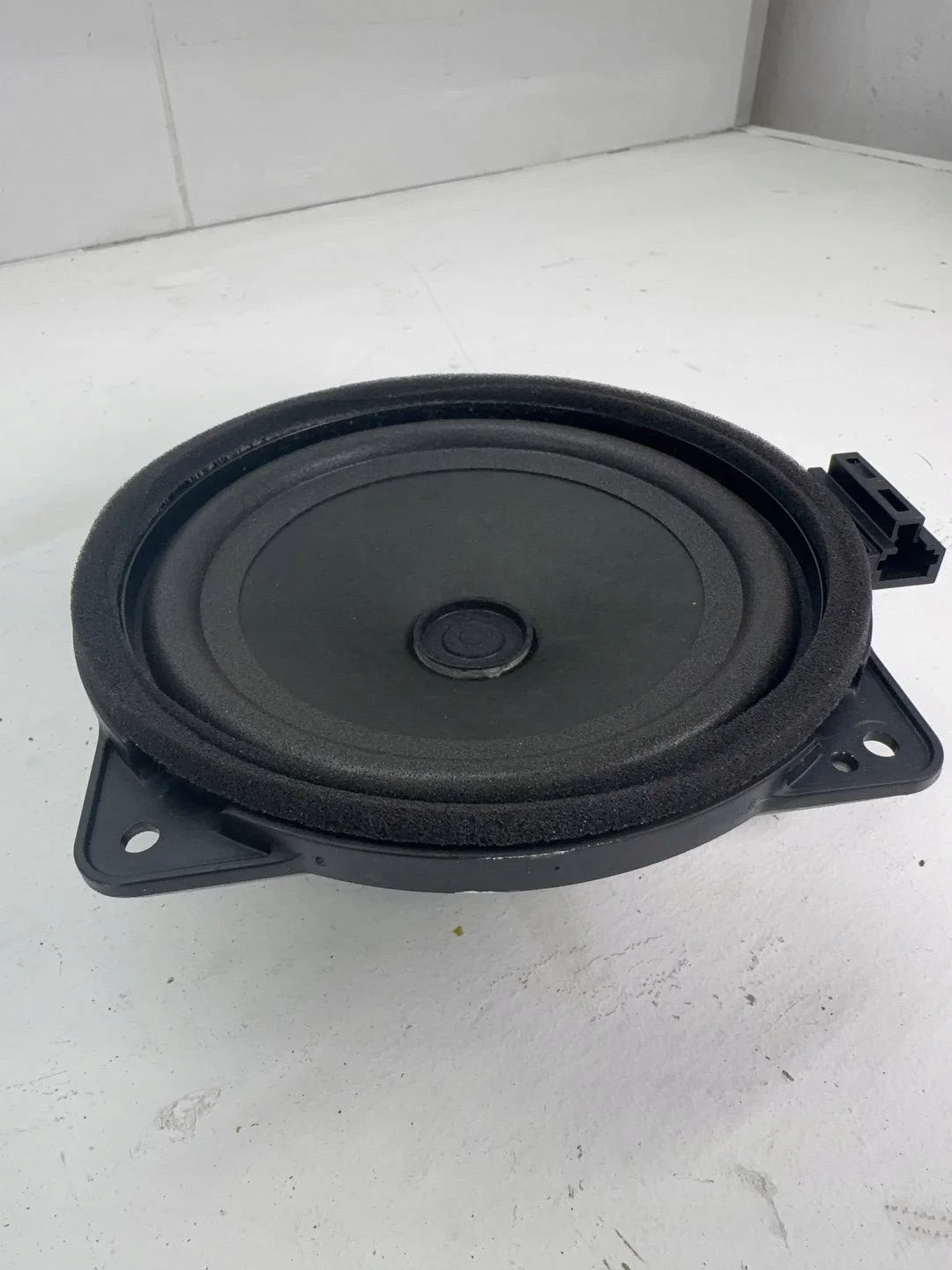 Altavoz Kia Sorento 2016 96330-3V100 image 5