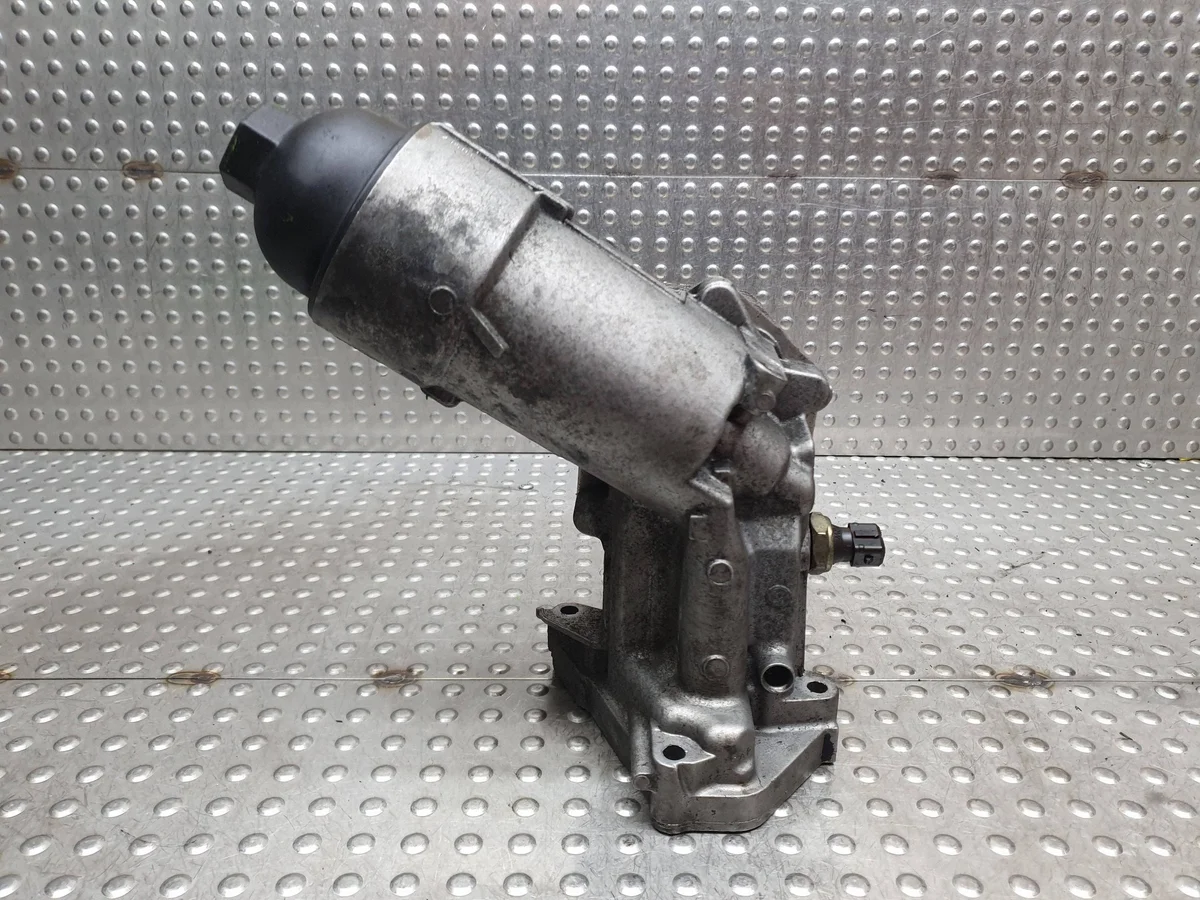 Corpo filtro olio BMW S27703568 usato