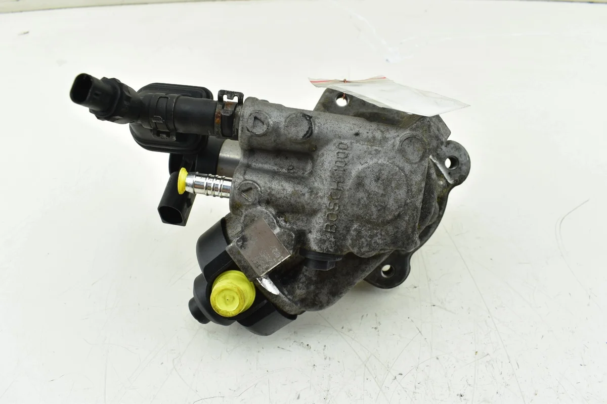 Bomba Inyectora Audi A3 A4 A5 Q5 2.0 TDI Usada image 3