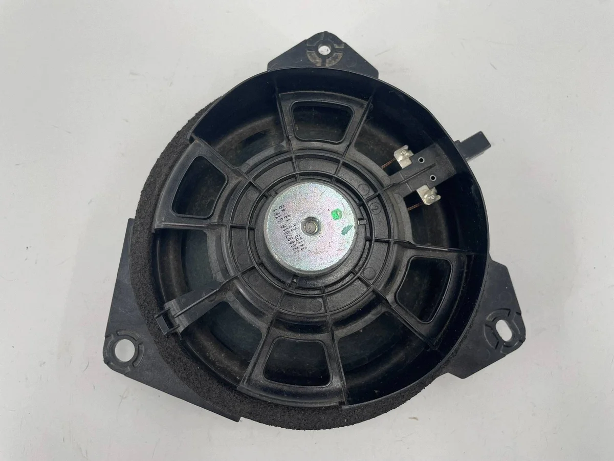 RAV4 V Högtalare Dörr Vänster Höger JBL image 4