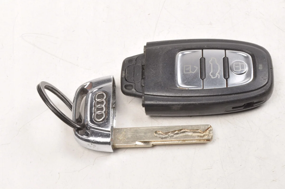 Clé télécommande Audi A5 8K0959754H image 3