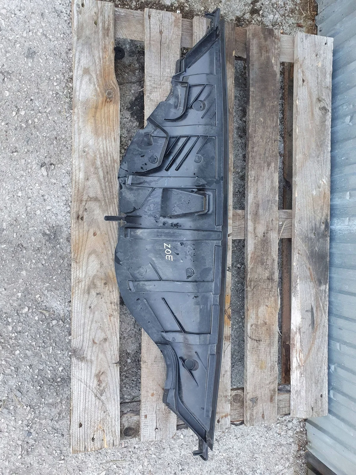 Podszybie Renault ZOE 668102854R Usado