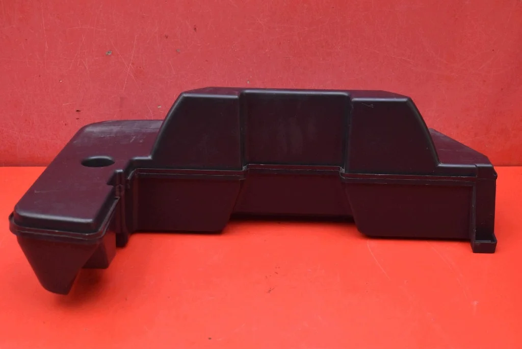 Subwoofer Audi A4 B8 8K9035382 Usado image 5
