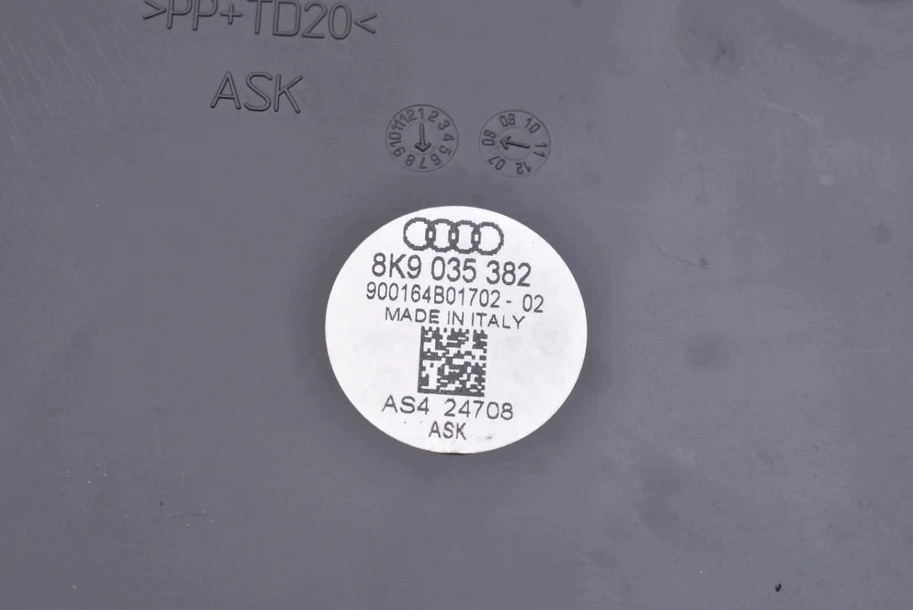 Subwoofer Audi A4 B8 8K9035382 Usado image 8