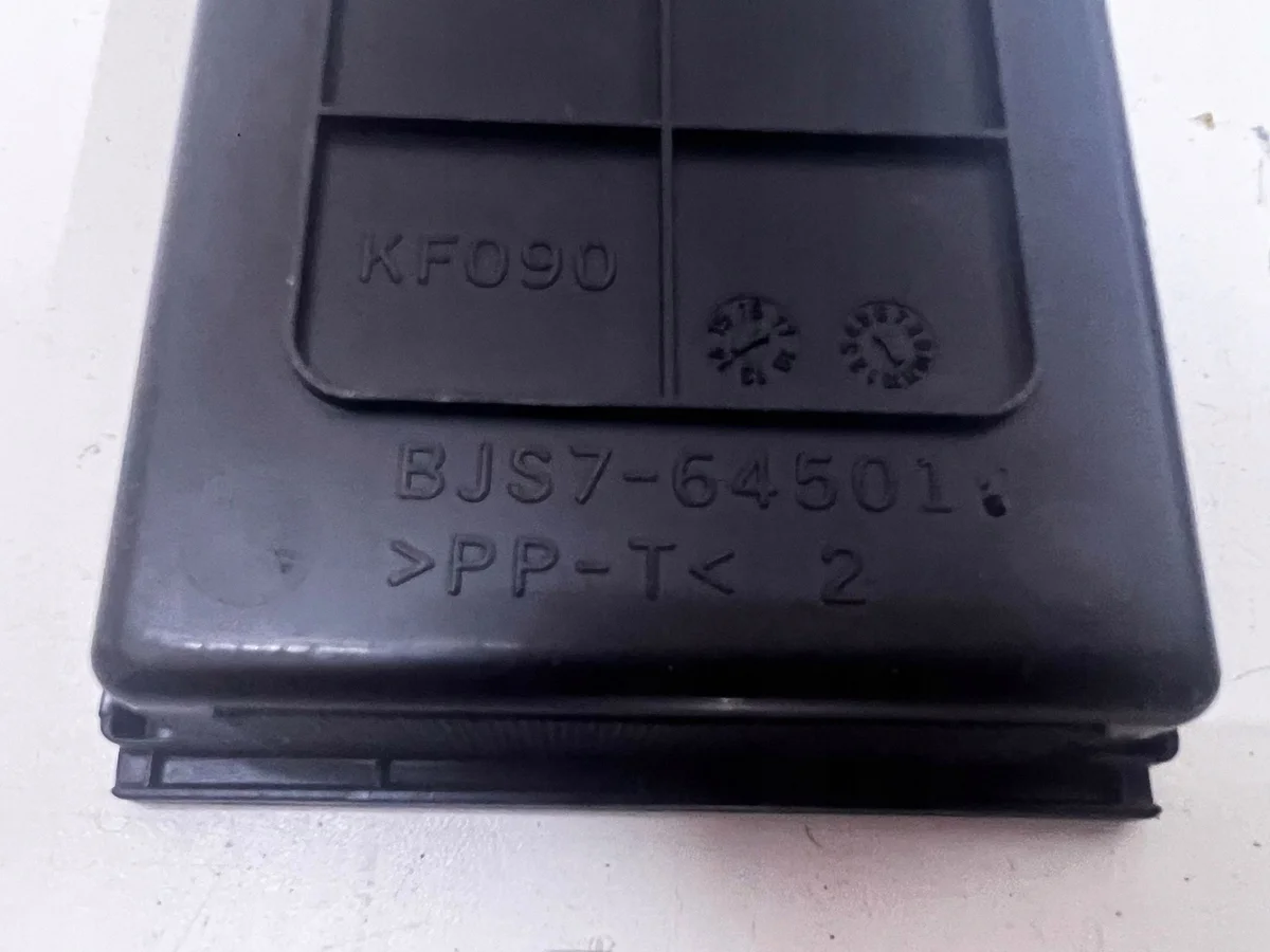 Mazda 3 III BM 17r Console Central Storage image 3