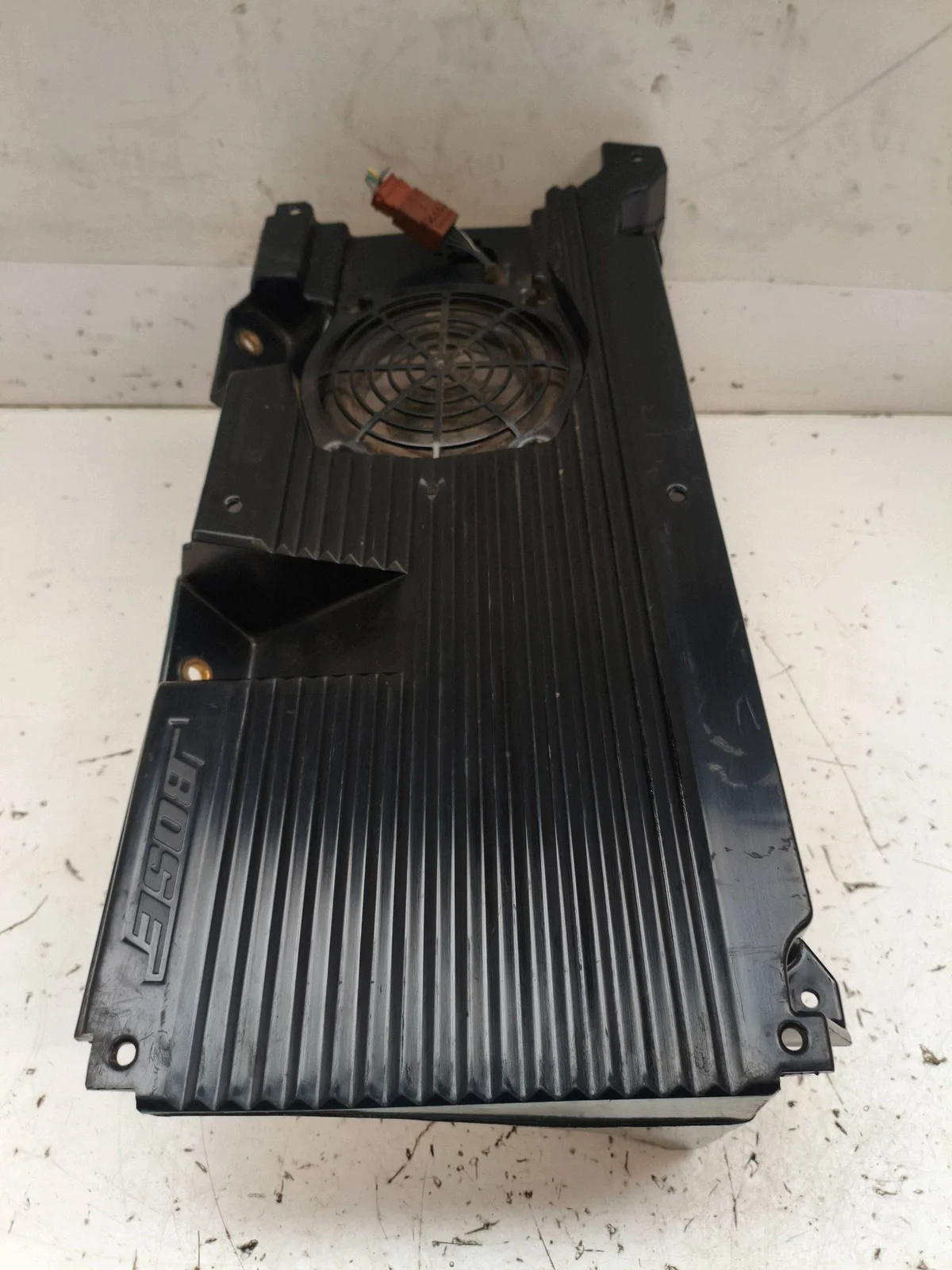 Alfa Romeo GT Subwoofer 606833180 image 8
