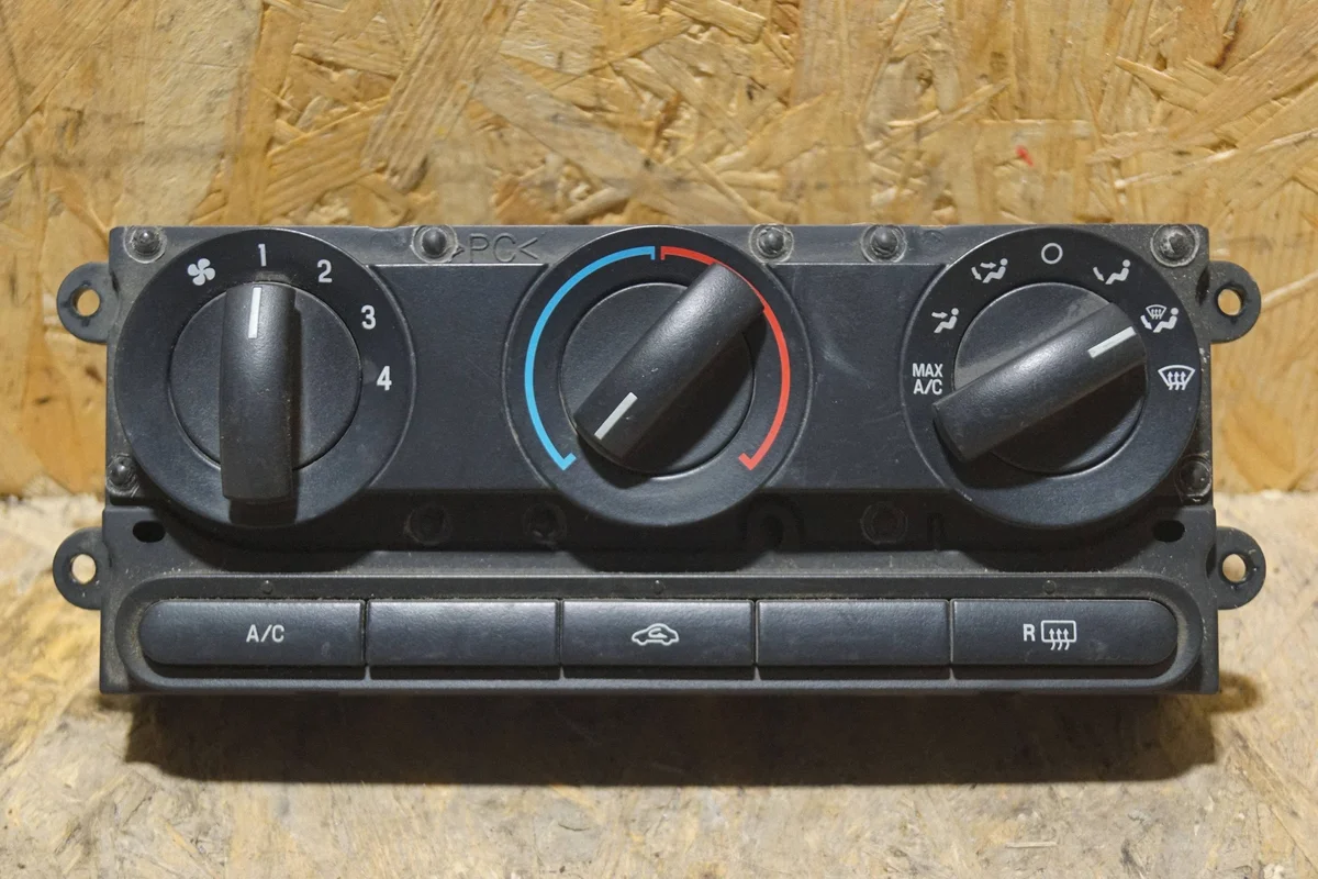 Panel Climatización Ford Mustang V 3F2H-19808-AH